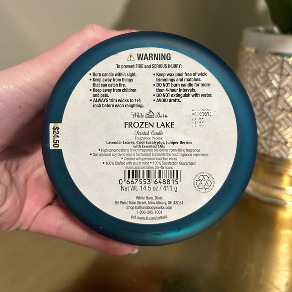 Bath and Body Works Frozen Lake 3-Wick Candle & Glitter Snowflake Holder - Picture 3 of 7